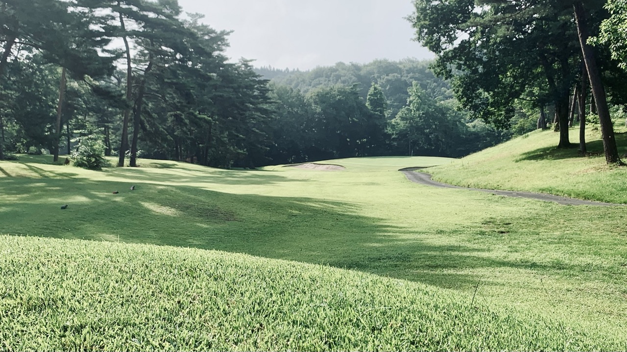 View from tee ground of Hole 2 of the South Course at Kurikoma Golf Club.