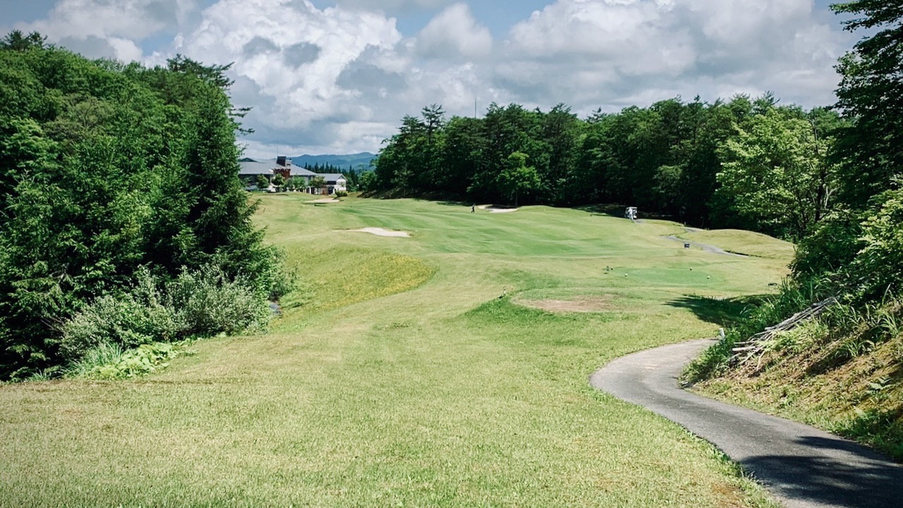 View from tee area of Hole 18 at Yuda Country Club in Nishiwaga, Iwate