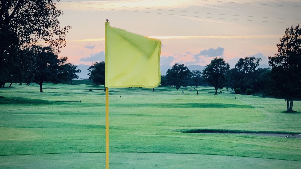 Photo of hole 9 at Kitakami Shimin at sundown.