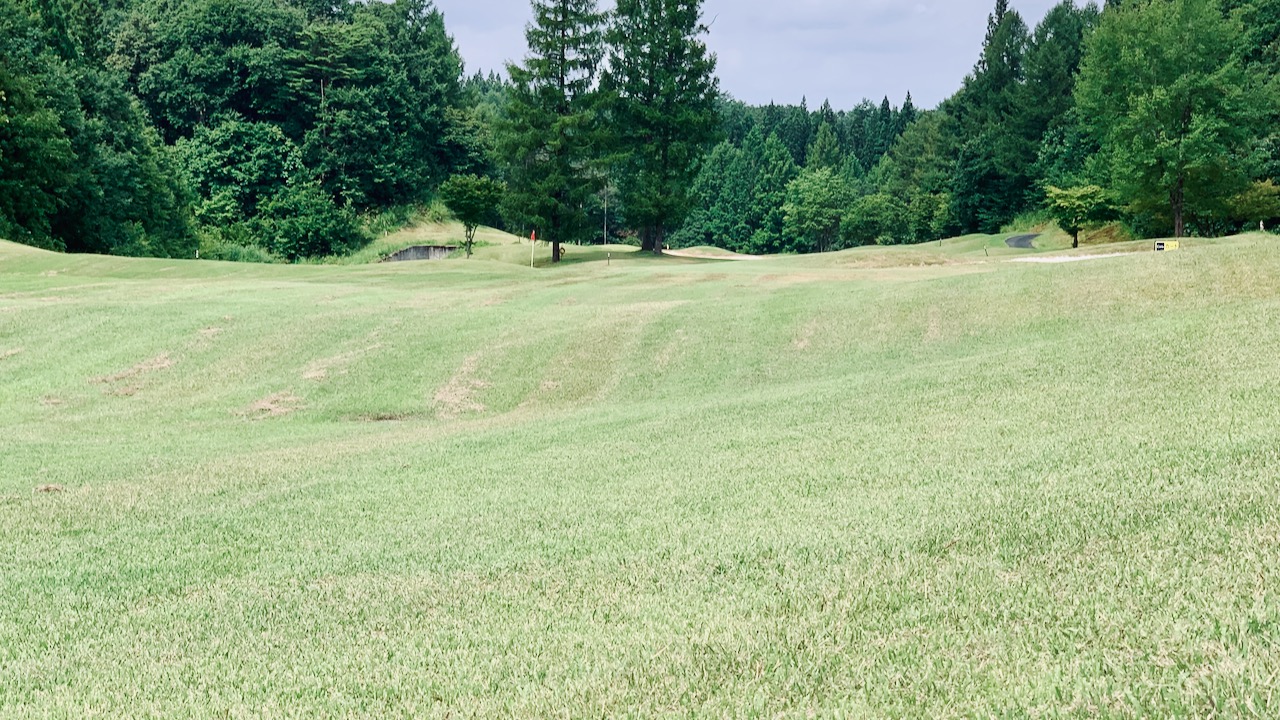 Rough and fairway of Hole #13 at Yuda Kogen CC.