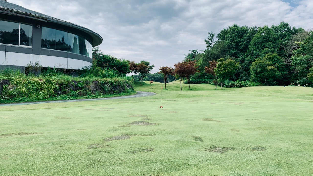 Practice green next to the old clubhouse